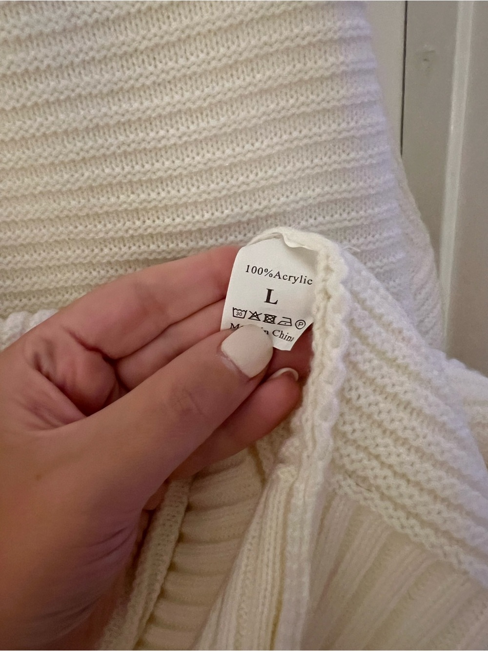Cold-Shoulder White Ribbed Knit Sweater - Picture 5 of 7